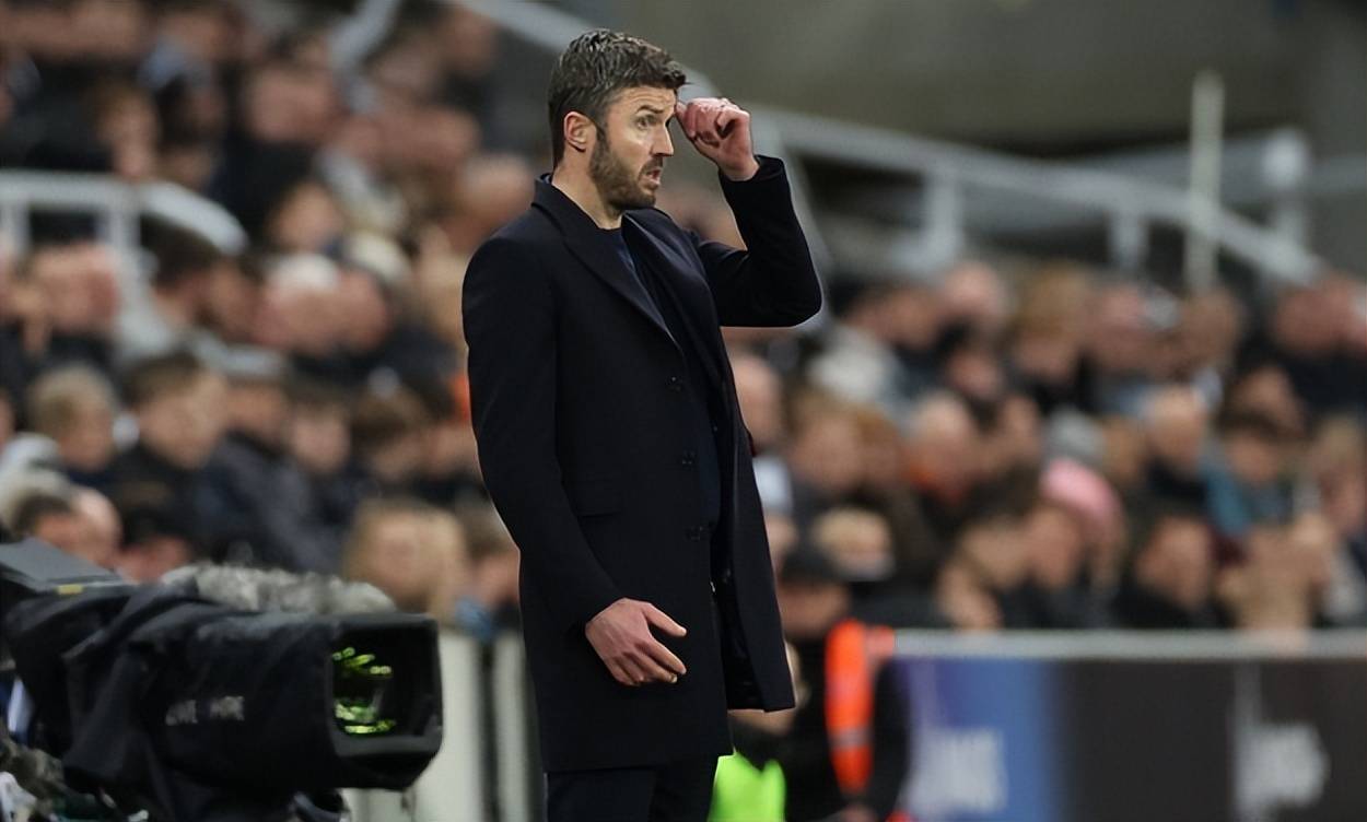卡里克遭遇开门黑，曼联0‑2赫尔城新援被吐槽，爆冷输球有内因